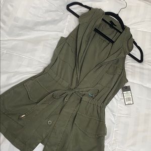 NWT sleeveless jacket
